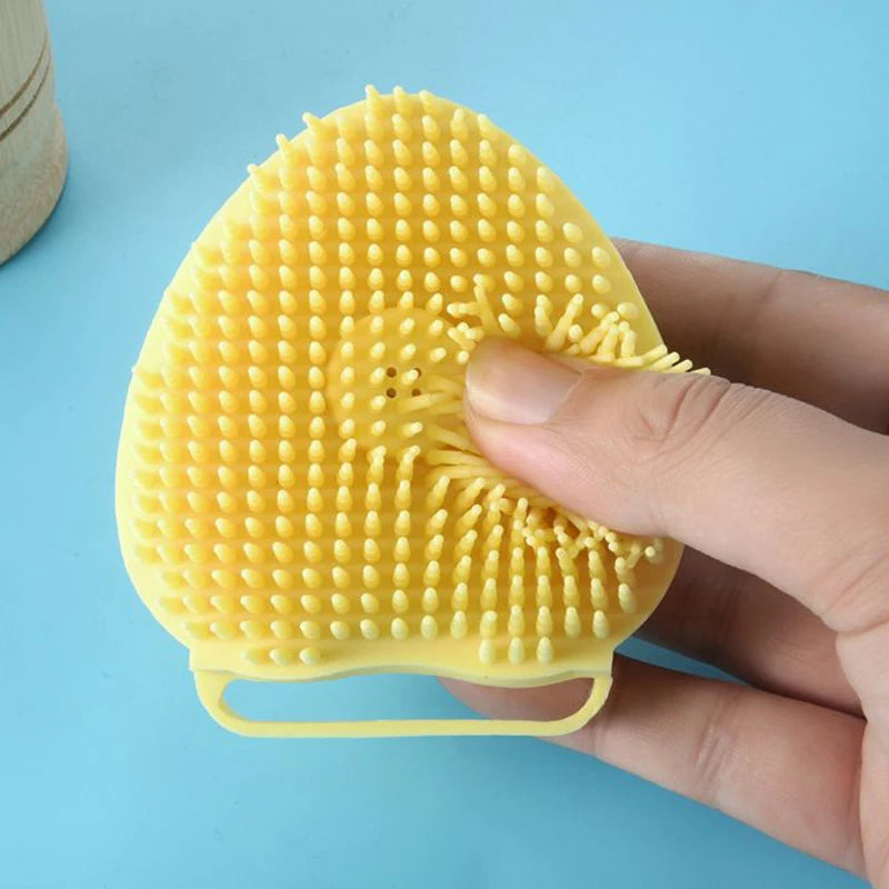 Silicone Pet Bath Brush with Soap Dispenser – Grooming for Dogs & Cats